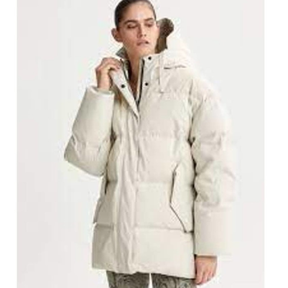 Varley Cream Puffer Jacket